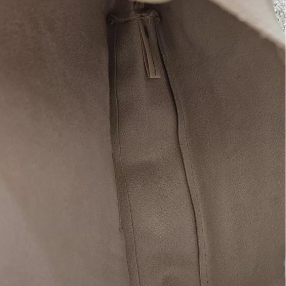 Vince Camuto beige/ cream leather tote** LAST ONE - Picture 5 of 9